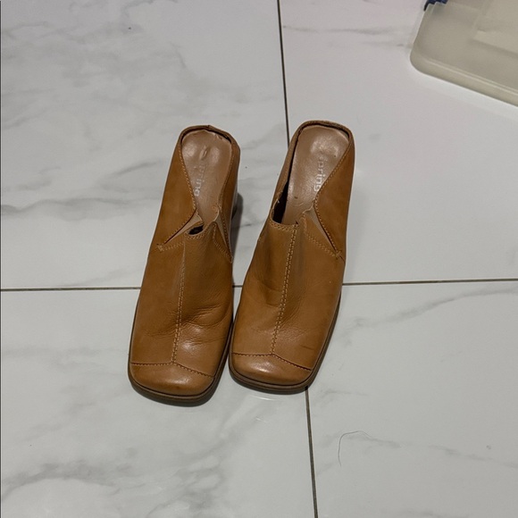 Springs Shoes - Chic Tan Leather Mules for Women